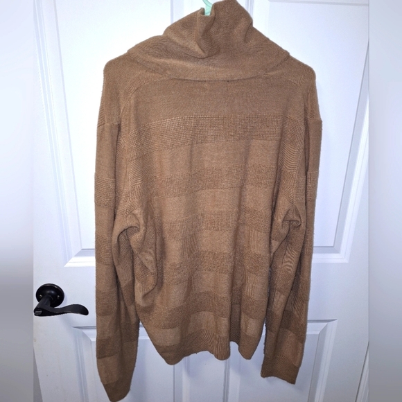 A Geoffrey Beene long sleeve turtleneck sweater in a size large. - Picture 1 of 5